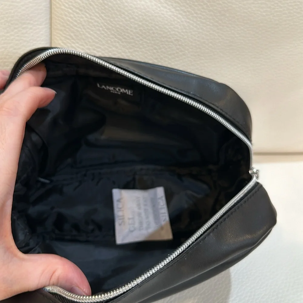 LANCÔME PARIS DUAL FINISH Colors-100 Porcelaine Delicate and COSMETIC BAG